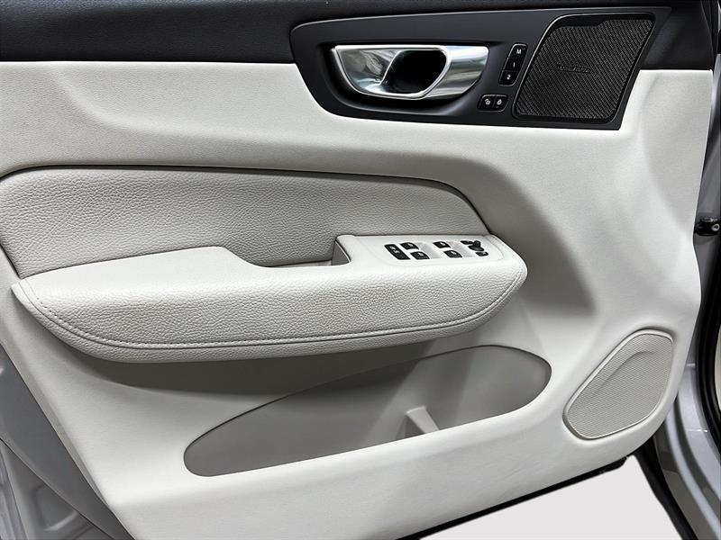 volvo XC60 2022 - 26