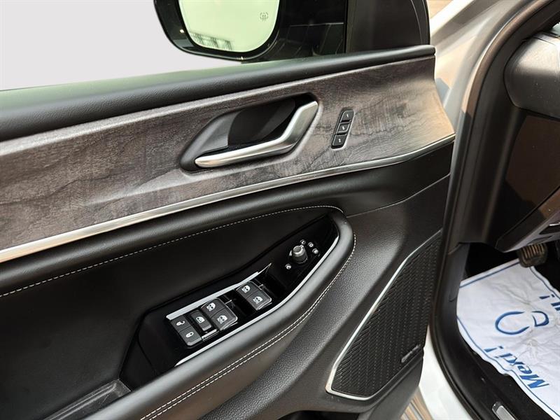 jeep Grand Cherokee 2023 - 12