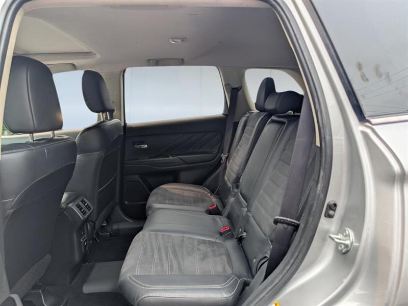 mitsubishi Outlander rechargeable 2019 - 9