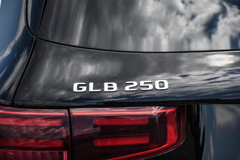 mercedes-benz GLB 250 2024 - 26