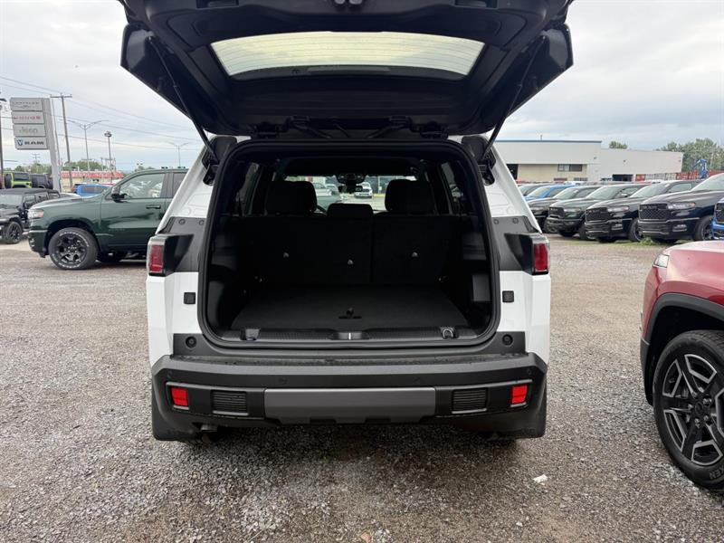 jeep Cherokee 2026 - 13