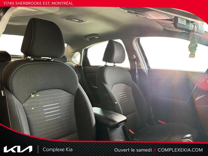 kia Forte 2021 - 19