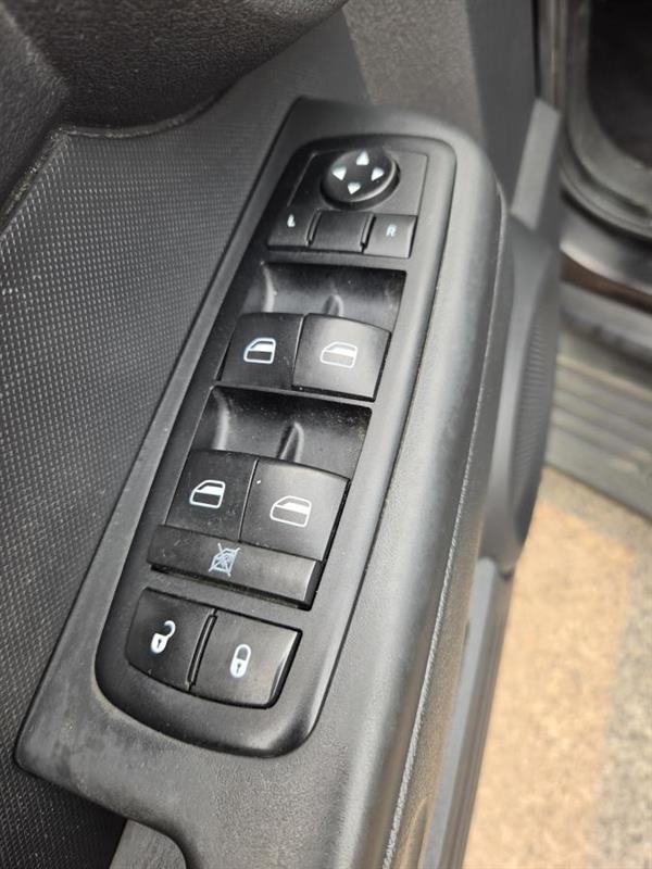 dodge Nitro 2007 - 16