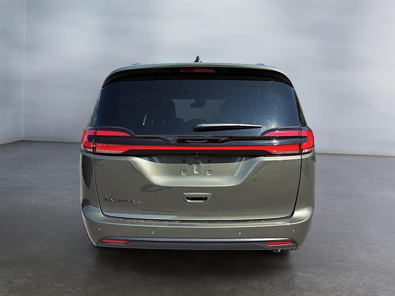 chrysler Pacifica 2027 - 6