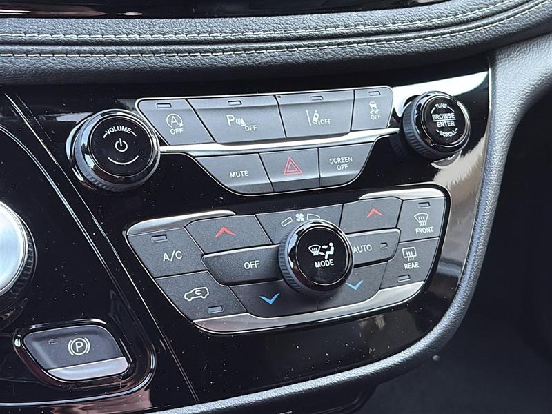 chrysler Pacifica 2027 - 20
