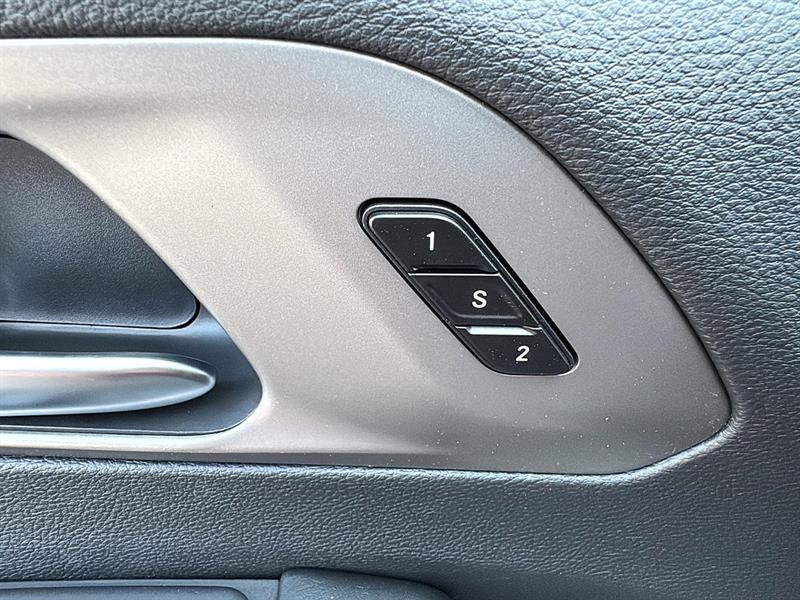 chrysler Pacifica 2027 - 26
