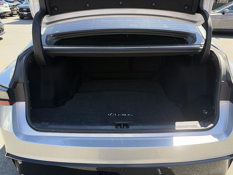 lexus IS 2024 - 30