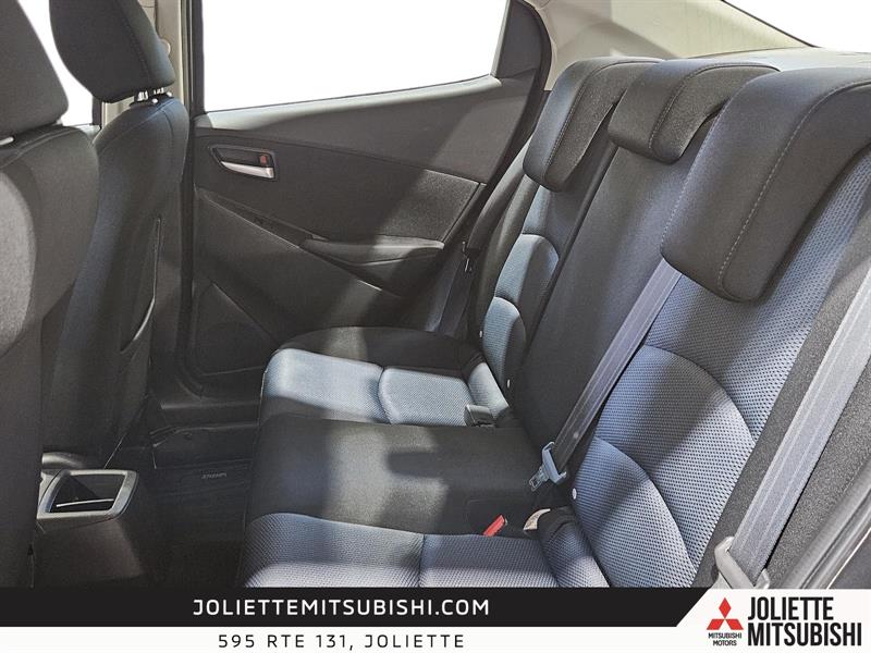toyota Yaris 2017 - 26