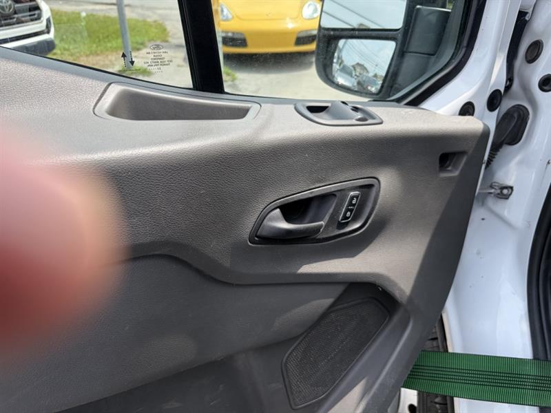 ford Transit fourgon utilitaire 2023 - 11