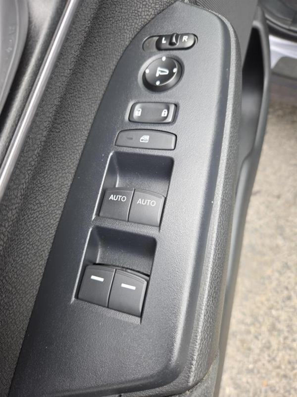 2017 Honda CR-V - Image 17