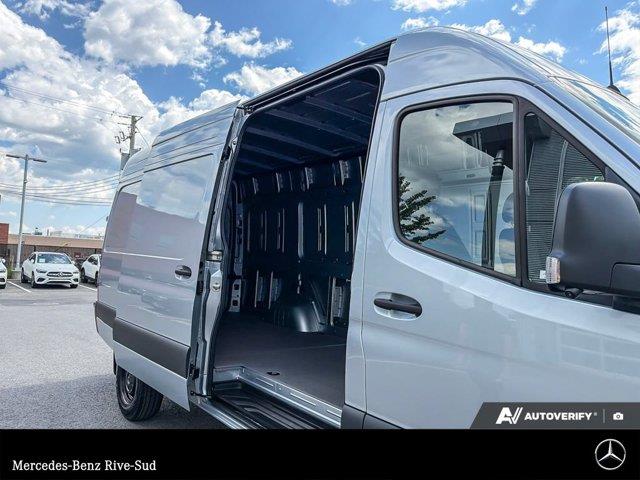 mercedes-benz Sprinter Crew Van 2026 - 24