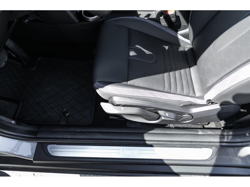 mini 3 Door 2025 - 17