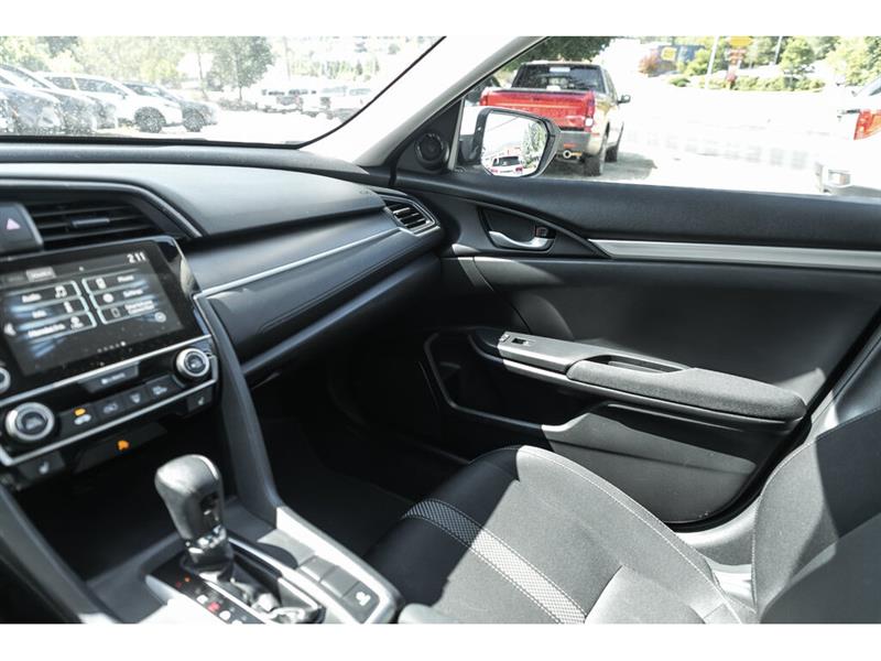 honda Civic Sedan 2019 - 32