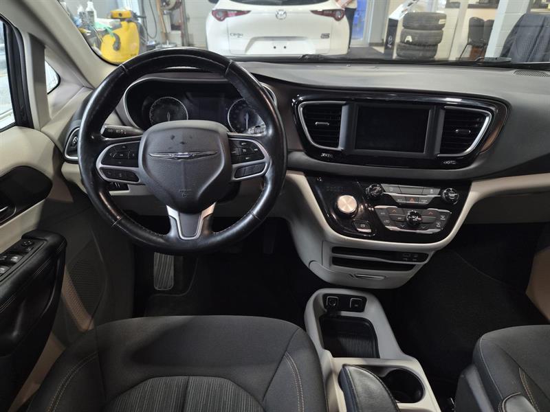 chrysler Pacifica 2019 - 11