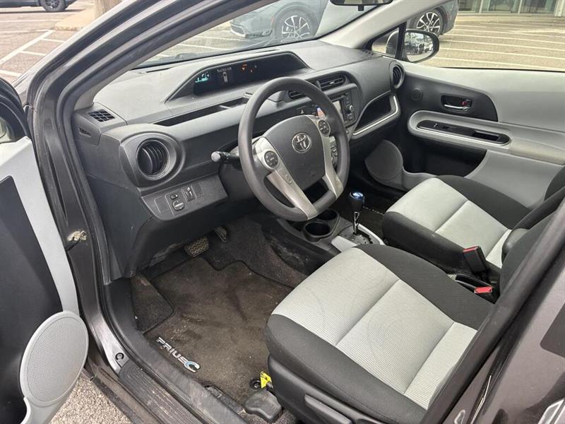 toyota Prius c 2014 - 6