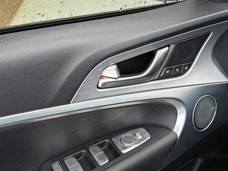 genesis G70 2021 - 11