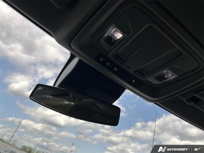 chevrolet Silverado 1500 2025 - 24