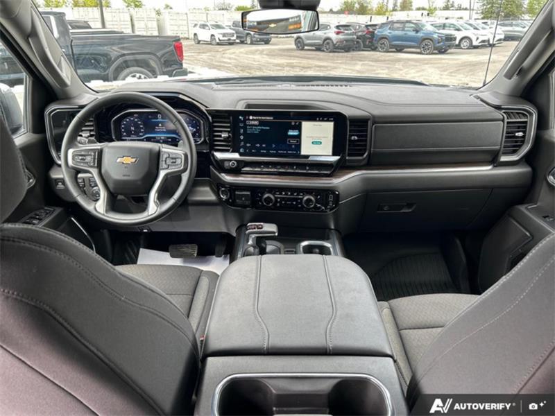 chevrolet Silverado 1500 2025 - 27
