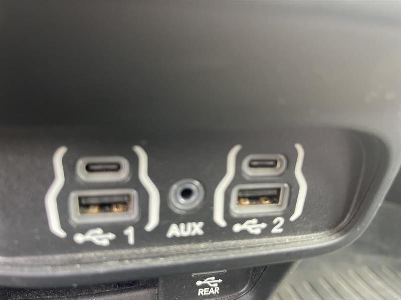 chrysler Pacifica Hybrid 2022 - 18