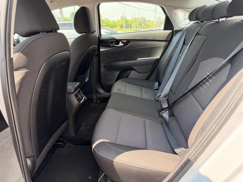 kia Forte 2020 - 32
