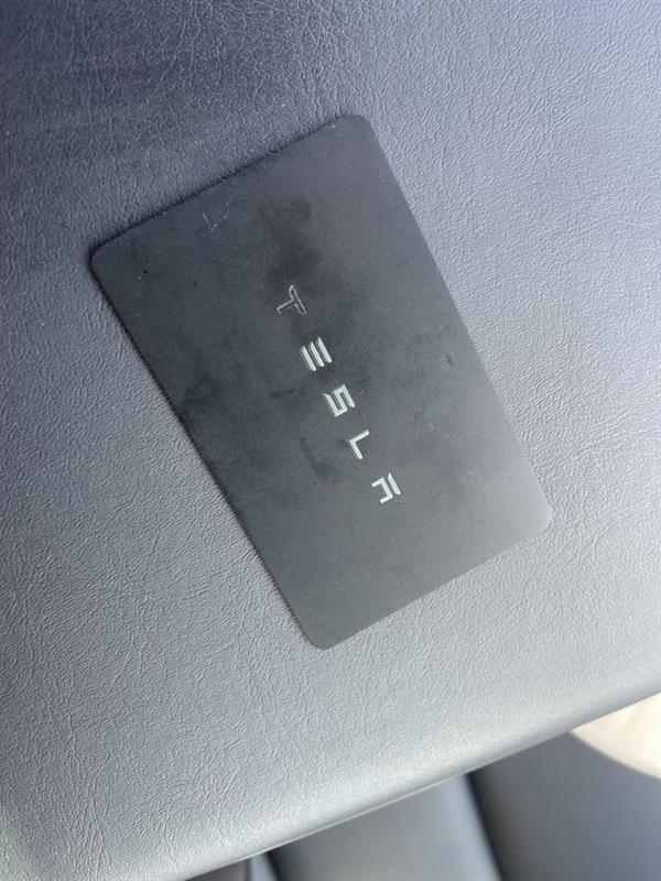 tesla Model 3 2020 - 26