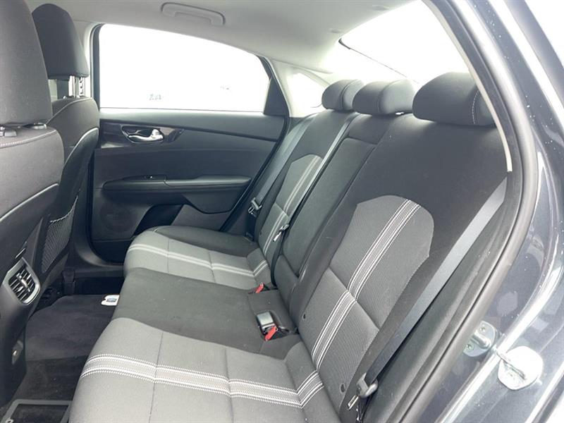 kia Forte 2022 - 8