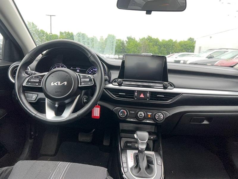 kia Forte 2022 - 11