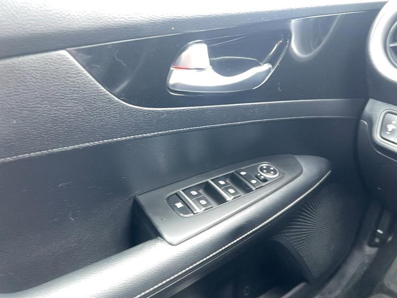 kia Forte 2022 - 20