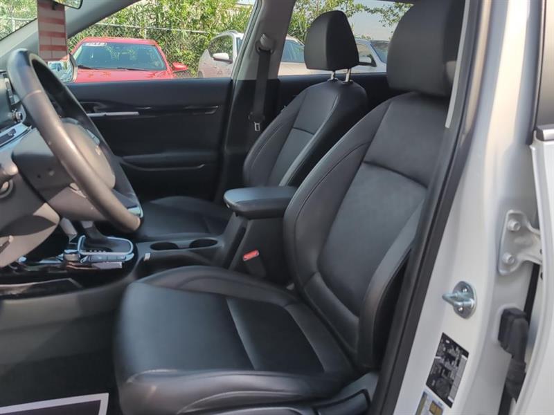 kia Seltos 2023 - 12