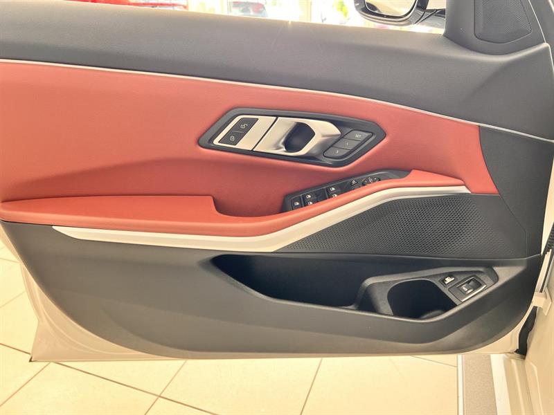 bmw 330e 2022 - 14