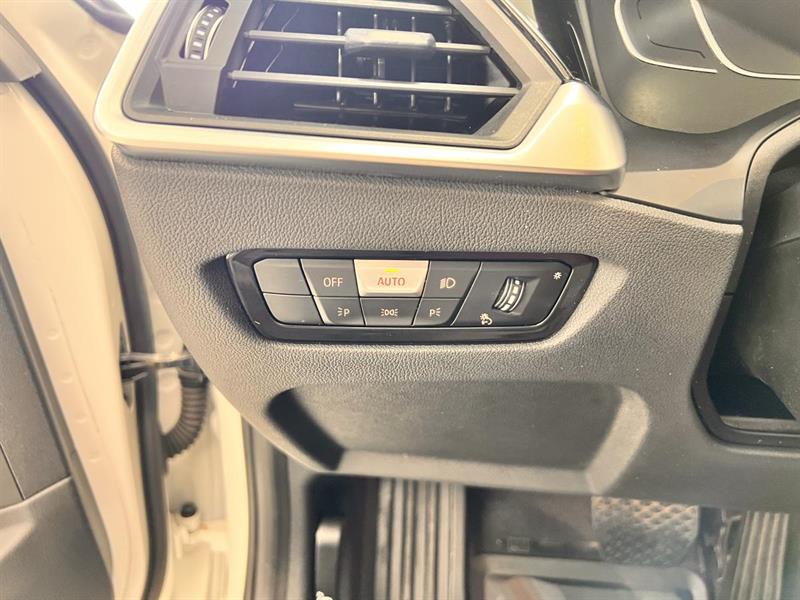 bmw 330e 2022 - 28