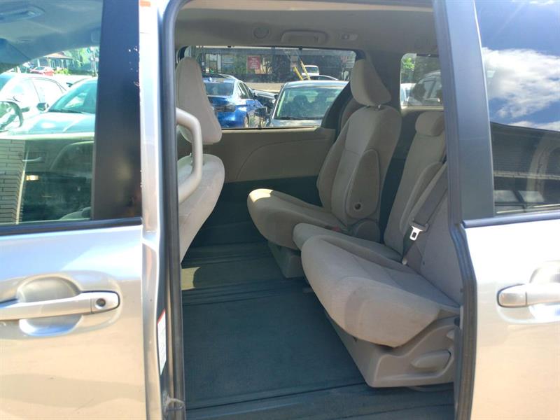 toyota Sienna 2015 - 11
