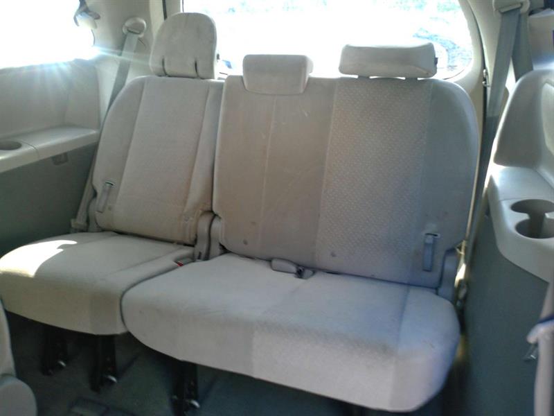toyota Sienna 2015 - 12
