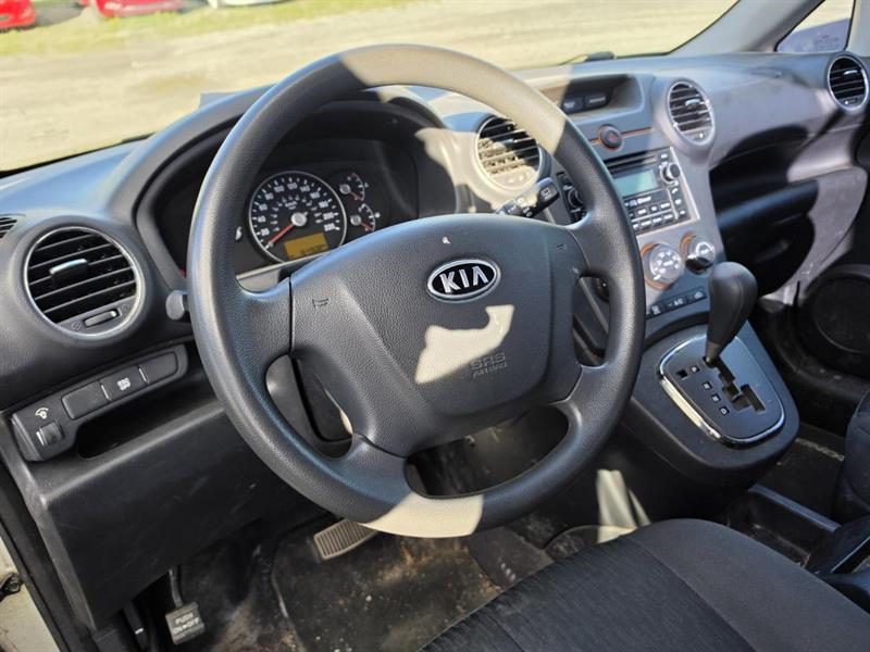 kia Rondo 2012 - 6