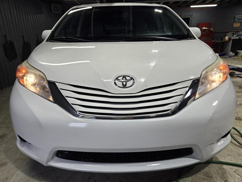toyota Sienna 2016 - 4