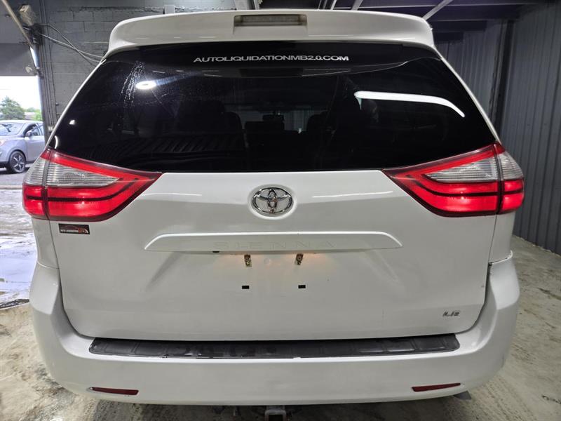 toyota Sienna 2016 - 6