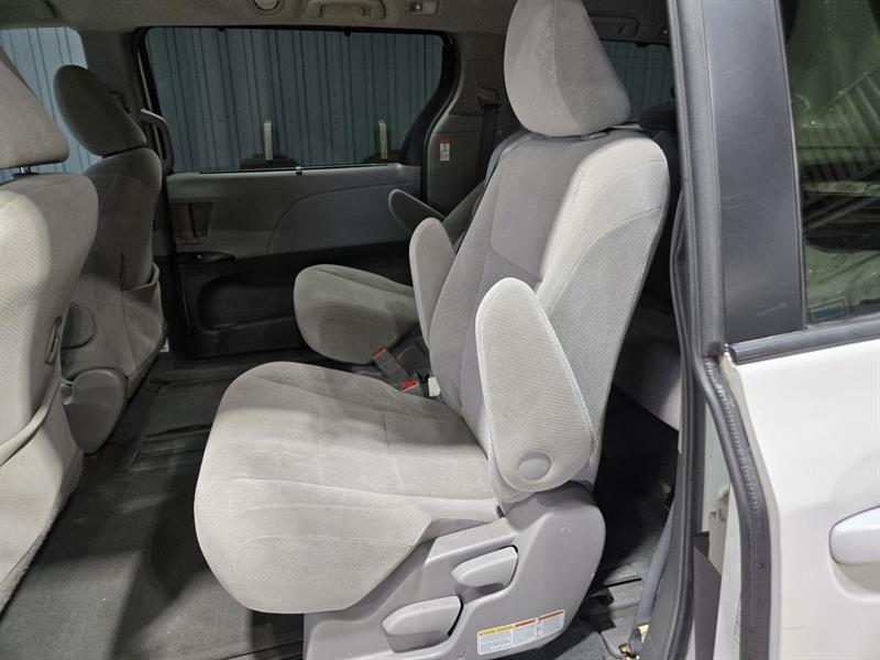 toyota Sienna 2016 - 11