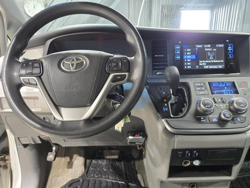 toyota Sienna 2016 - 13