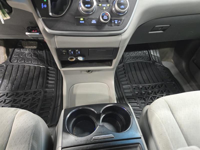 toyota Sienna 2016 - 16
