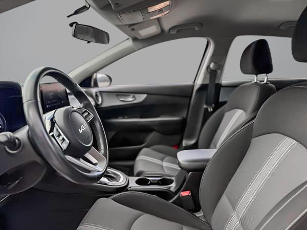 kia Forte 2023 - 11