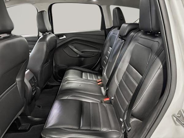 ford Escape 2018 - 25