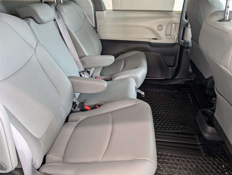 toyota Sienna 2023 - 7