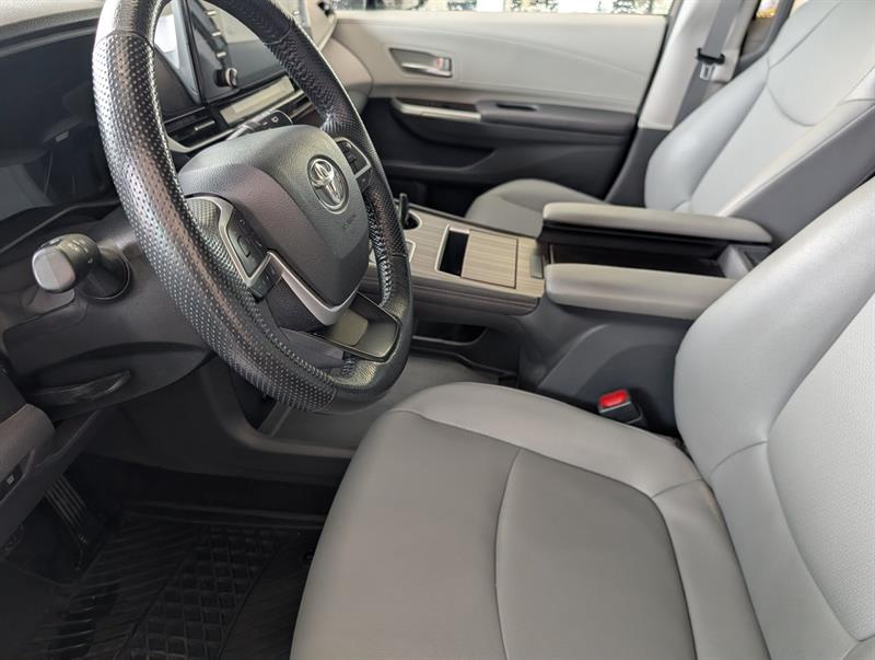toyota Sienna 2023 - 12