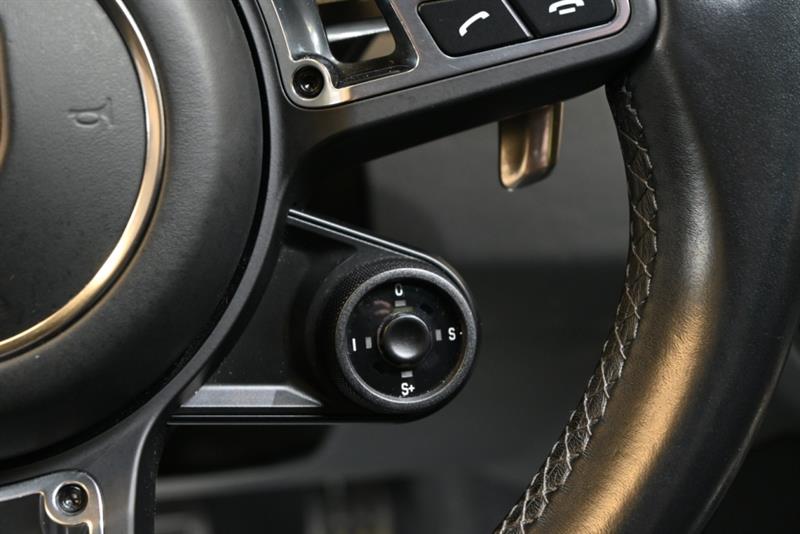 porsche Cayenne 2019 - 25