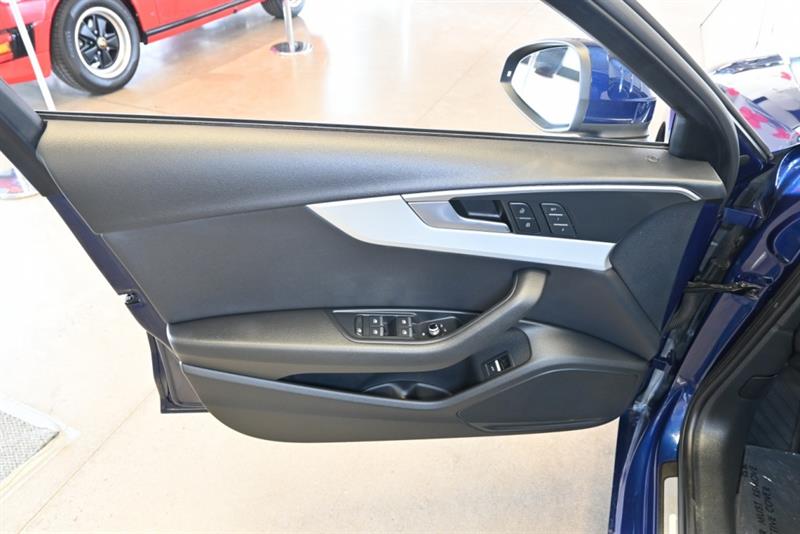 audi A4 2017 - 16