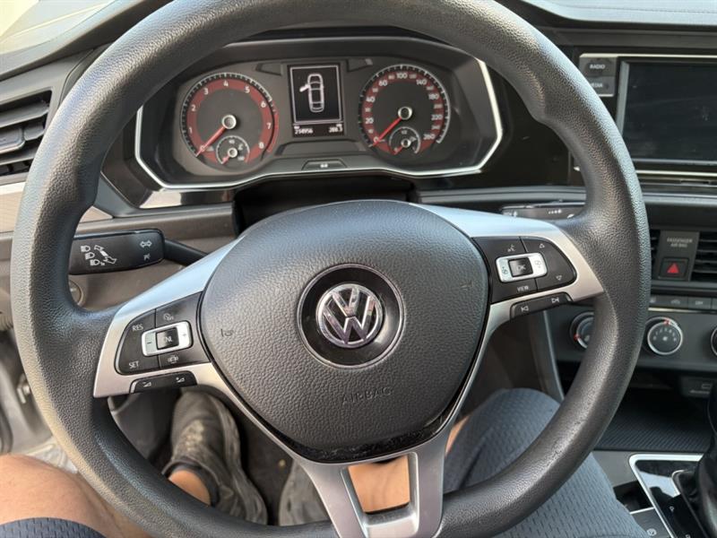 volkswagen Jetta 2021 - 13