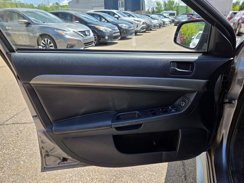mitsubishi Lancer 2014 - 21