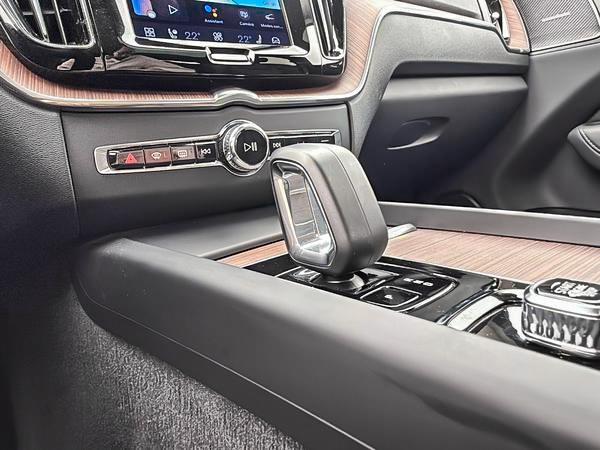 volvo XC60 Recharge 2023 - 17