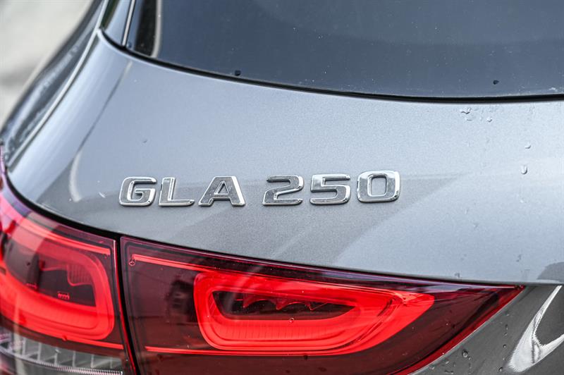 mercedes-benz GLA250 2023 - 9