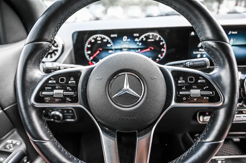 mercedes-benz GLA250 2023 - 12